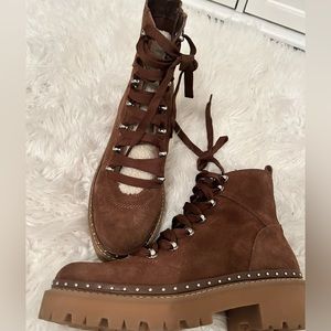 Steve Madden Suede booties